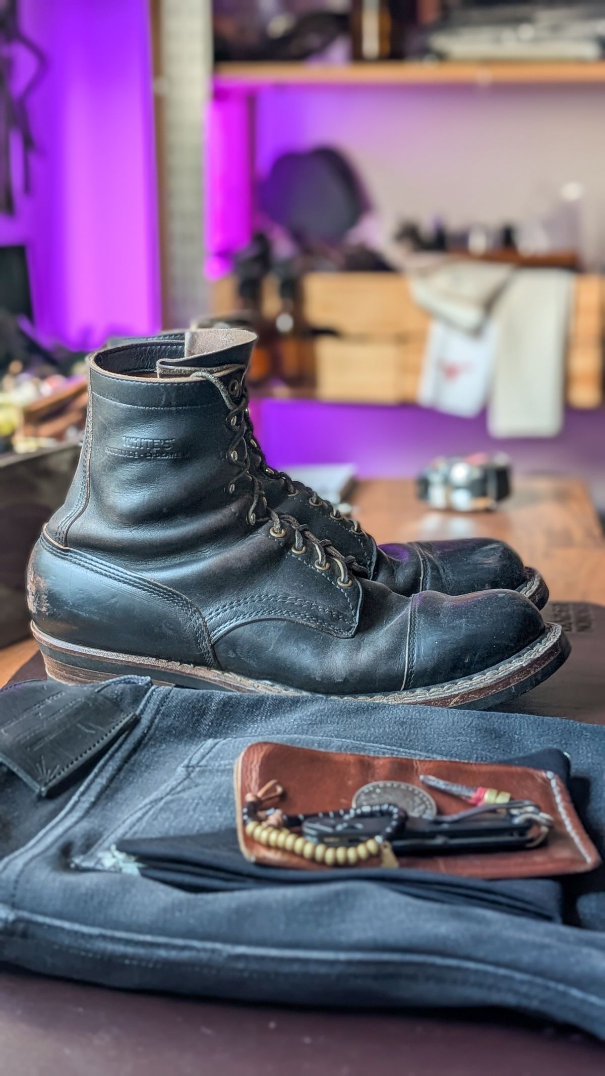Photo by demo on April 30, 2026 of the White's Bounty Hunter in Horween Black Chromexcel.