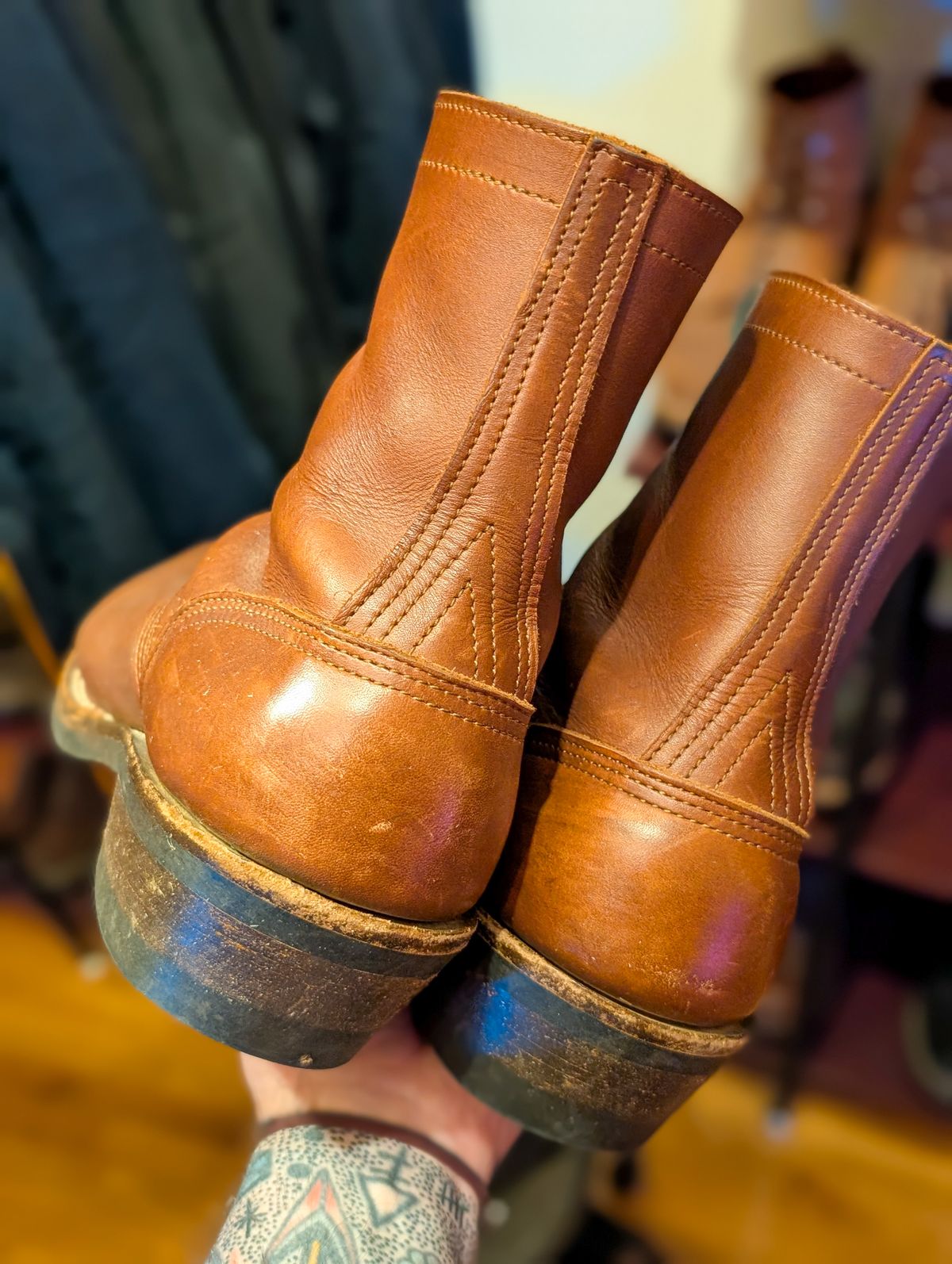 Photo by demo on December 12, 2025 of the Nicks Robert in Seidel 1964 Brown.