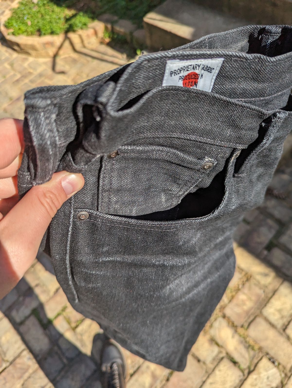 Photo by demo on April 5, 2024 of the Rogue Territory Silveridge in 17oz Cryptic Stealth.
