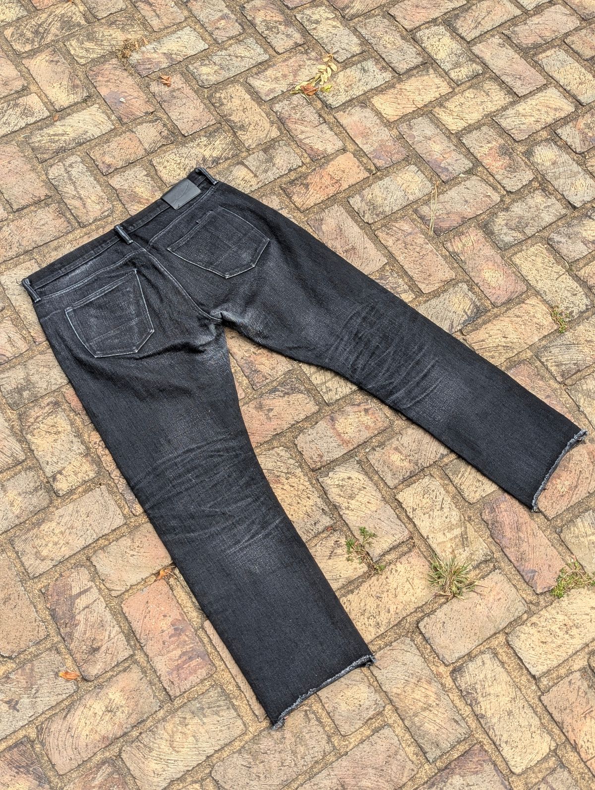 Photo by demo on August 21, 2024 of the Rogue Territory Silveridge in 17oz Cryptic Stealth.