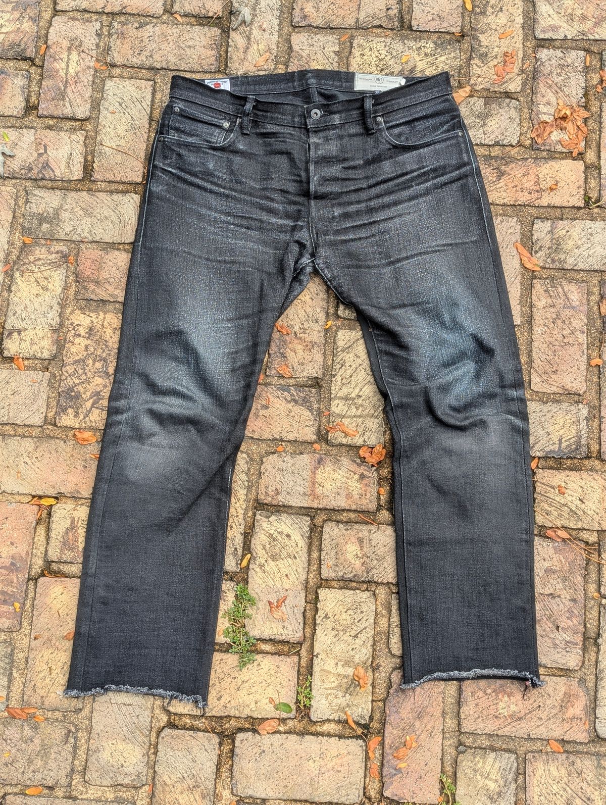Photo by demo on August 31, 2024 of the Rogue Territory Silveridge in 17oz Cryptic Stealth.