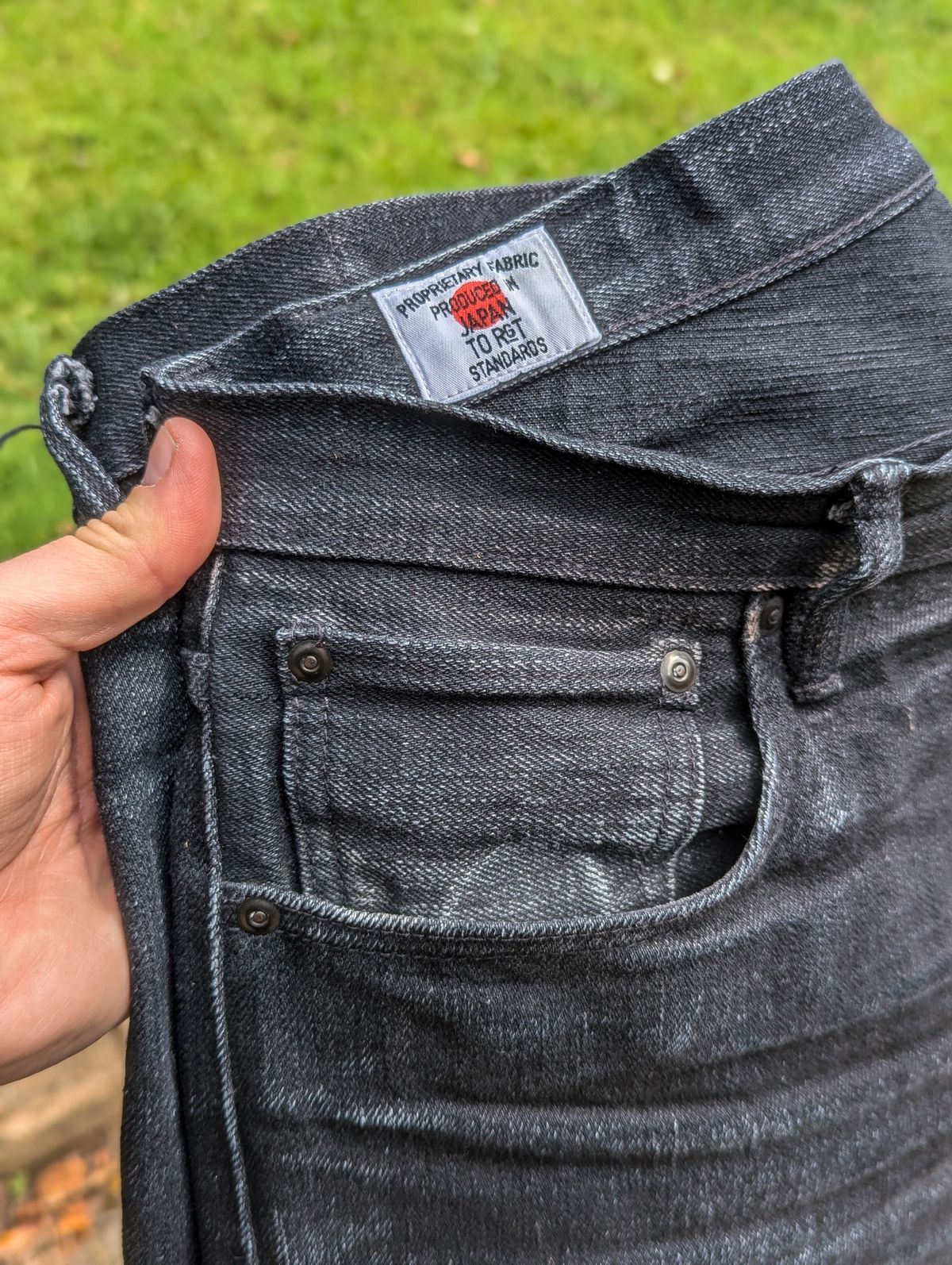 Photo by demo on August 31, 2024 of the Rogue Territory Silveridge in 17oz Cryptic Stealth.