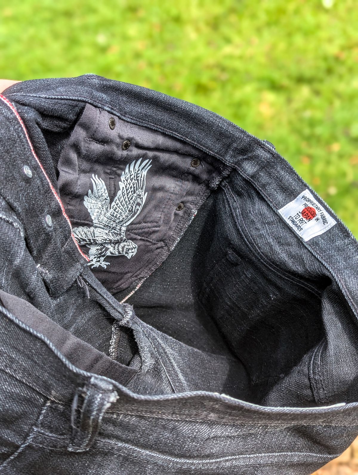 Photo by demo on August 31, 2024 of the Rogue Territory Silveridge in 17oz Cryptic Stealth.