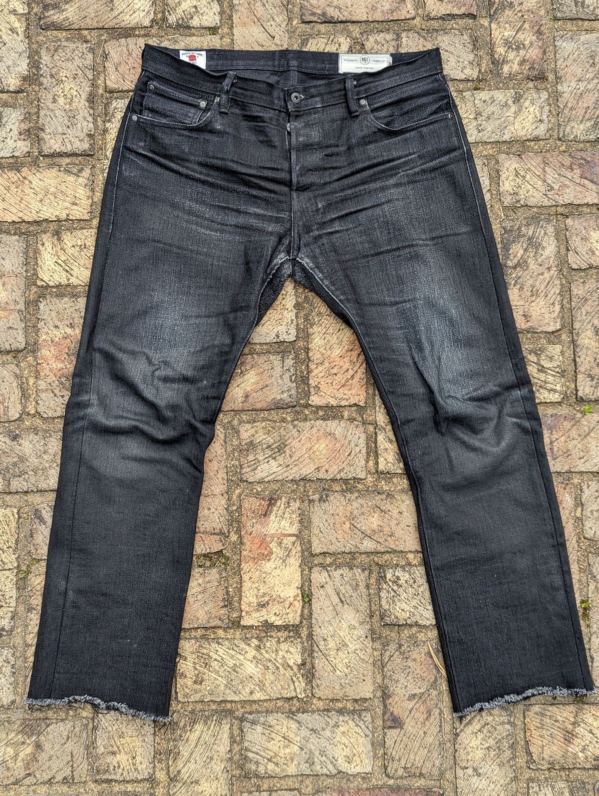Photo by demo on May 1, 2024 of the Rogue Territory Silveridge in 17oz Cryptic Stealth.