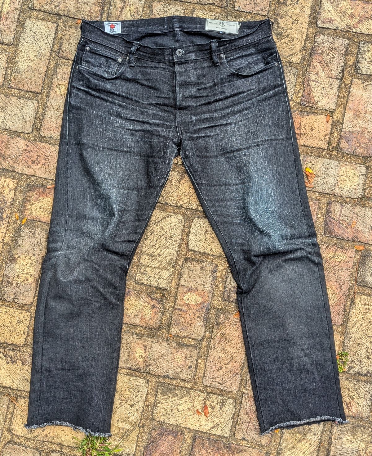 Photo by demo on July 31, 2024 of the Rogue Territory Silveridge in 17oz Cryptic Stealth.