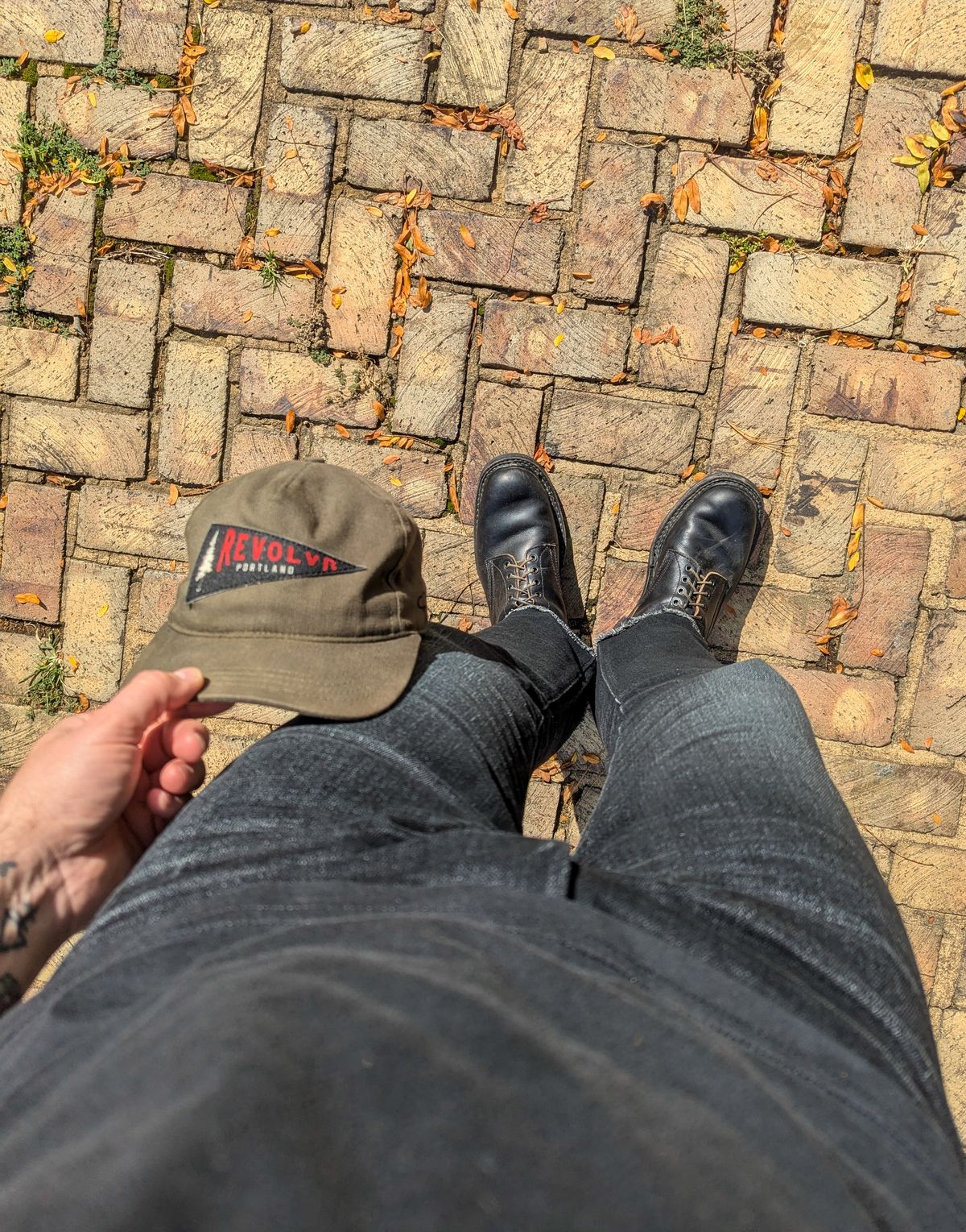 Photo by demo on September 22, 2024 of the Rogue Territory Silveridge in 17oz Cryptic Stealth.