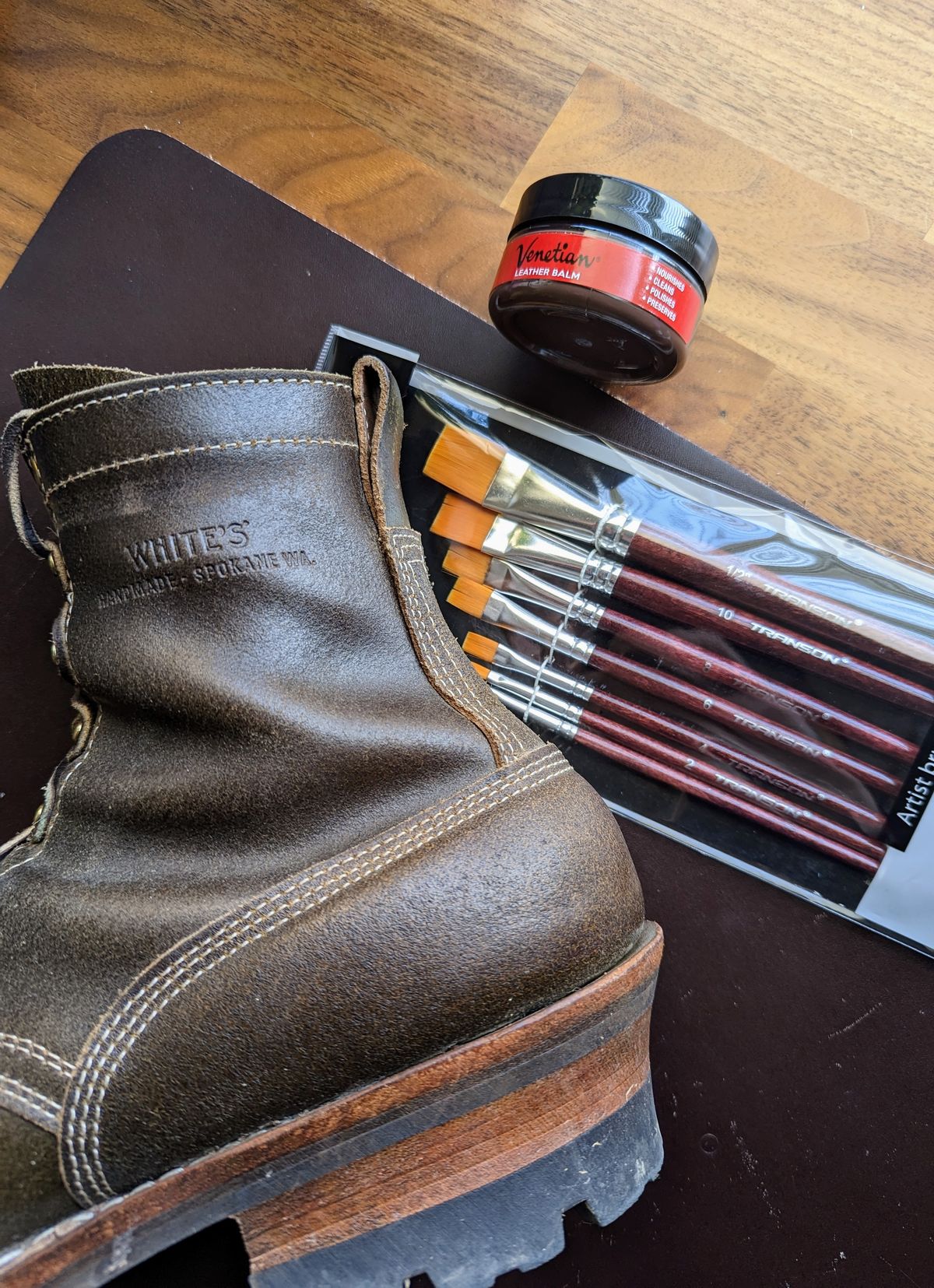 Photo by demo on March 25, 2023 of the White's Bounty Hunter in Horween Olive Waxed Flesh.