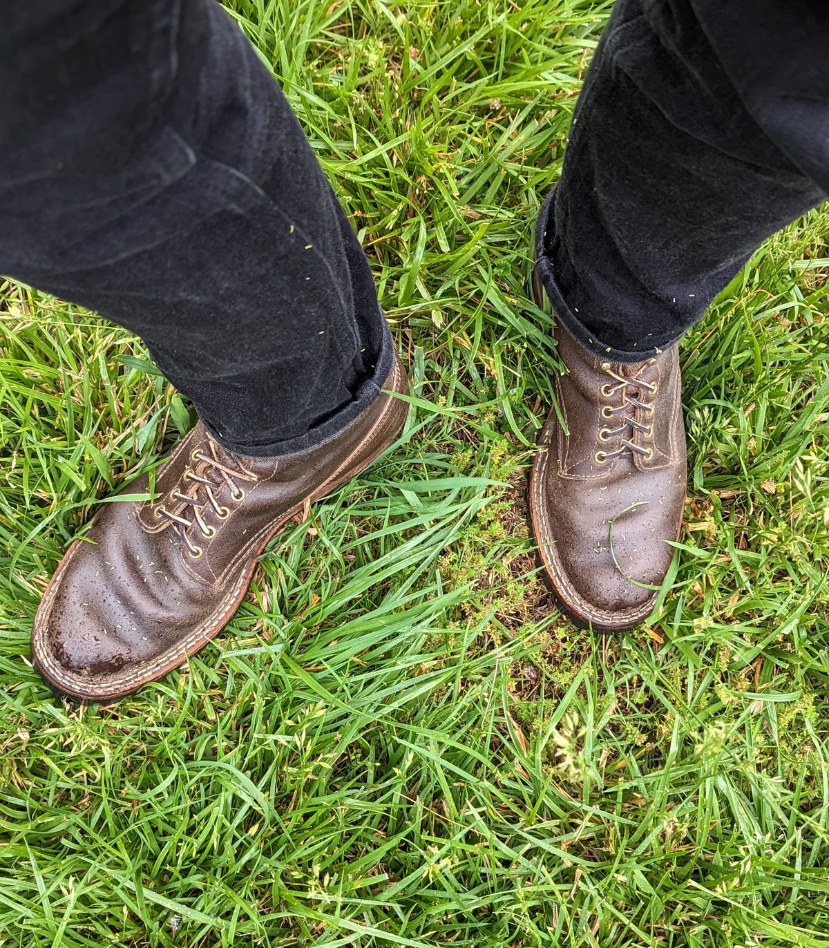 Photo by demo on May 19, 2023 of the White's Bounty Hunter in Horween Olive Waxed Flesh.