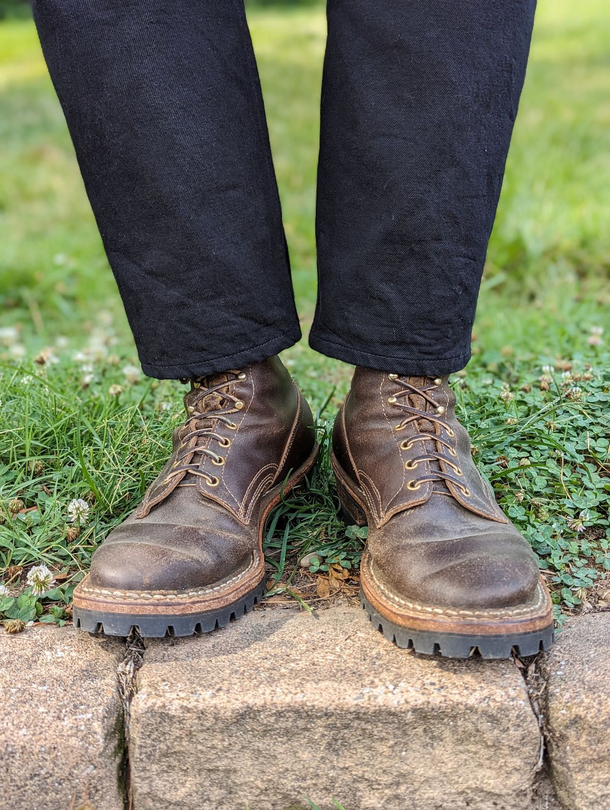 Photo by demo on July 8, 2023 of the White's Bounty Hunter in Horween Olive Waxed Flesh.