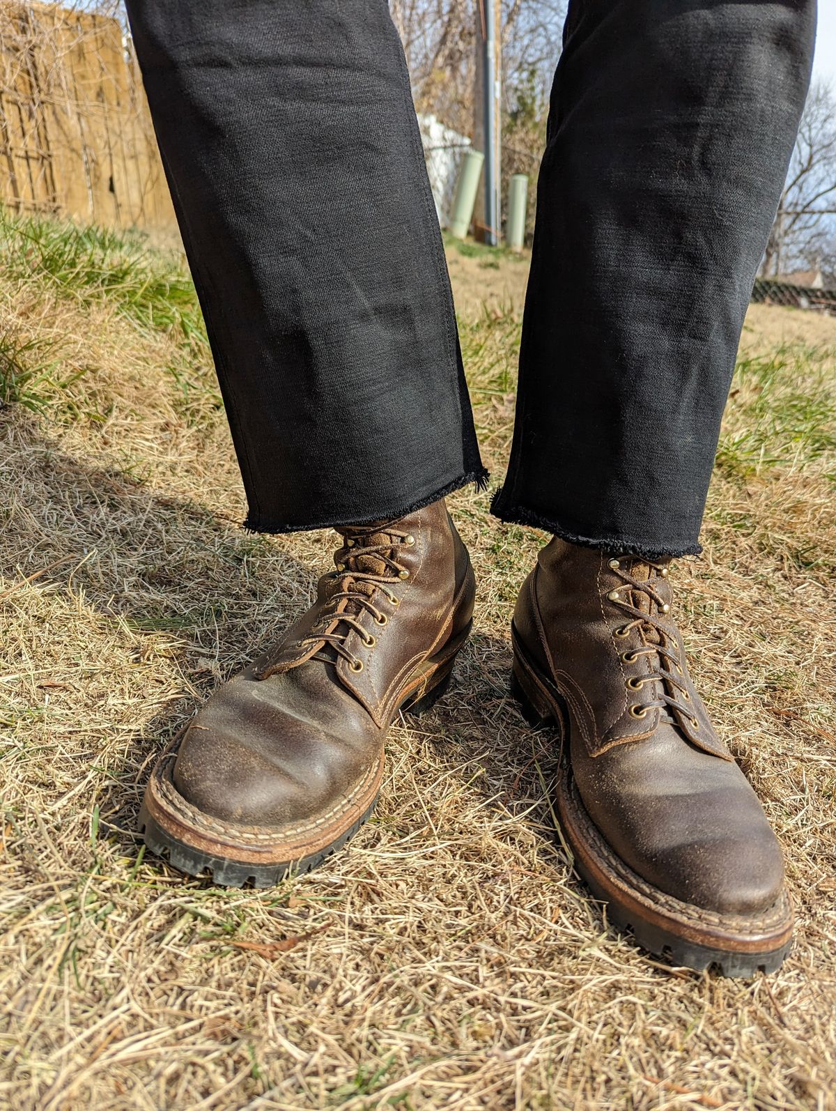 Photo by demo on December 21, 2023 of the White's Bounty Hunter in Horween Olive Waxed Flesh.