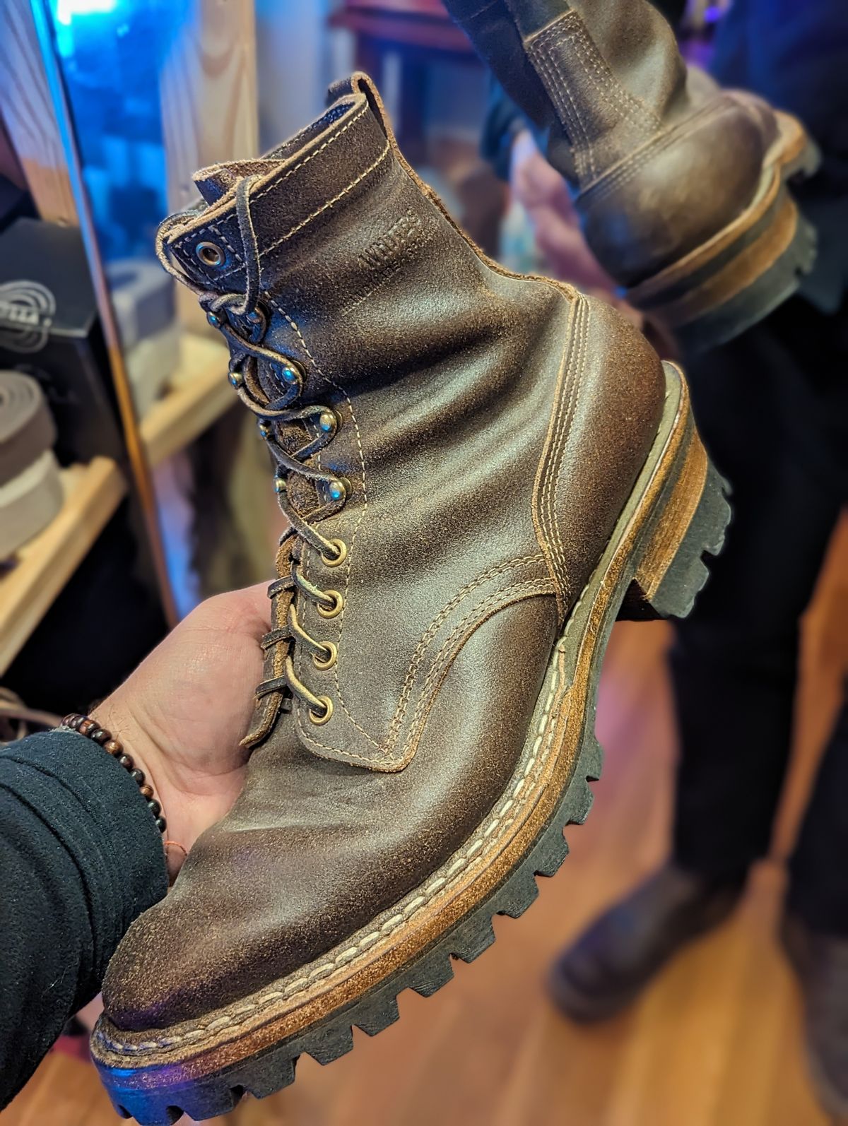 Photo by demo on December 20, 2023 of the White's Bounty Hunter in Horween Olive Waxed Flesh.