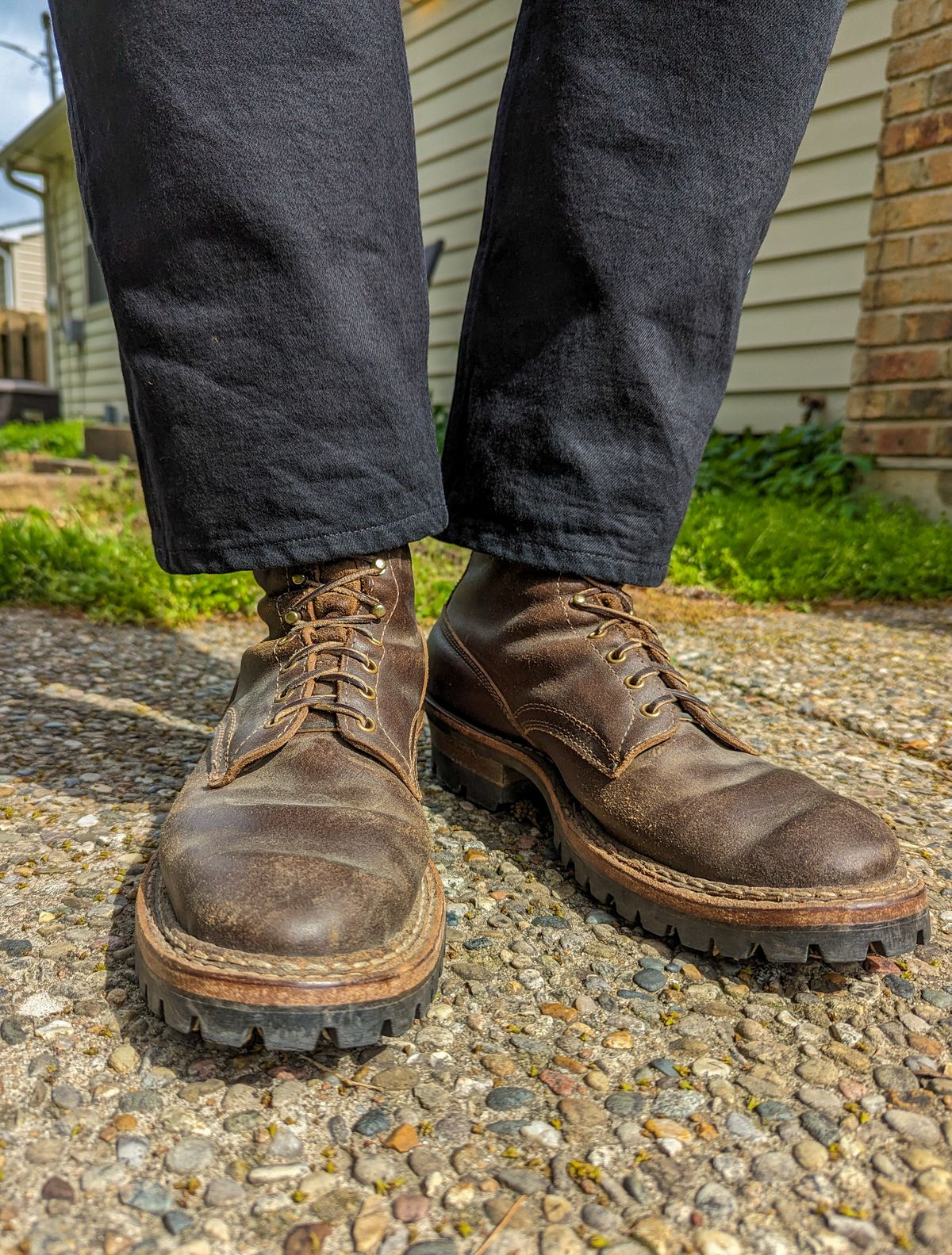 Photo by demo on May 3, 2024 of the White's Bounty Hunter in Horween Olive Waxed Flesh.