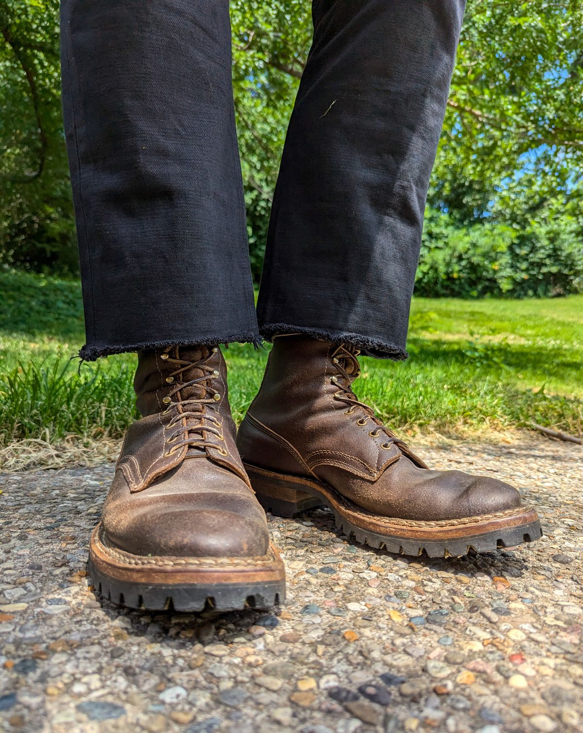 Photo by demo on June 19, 2024 of the White's Bounty Hunter in Horween Olive Waxed Flesh.