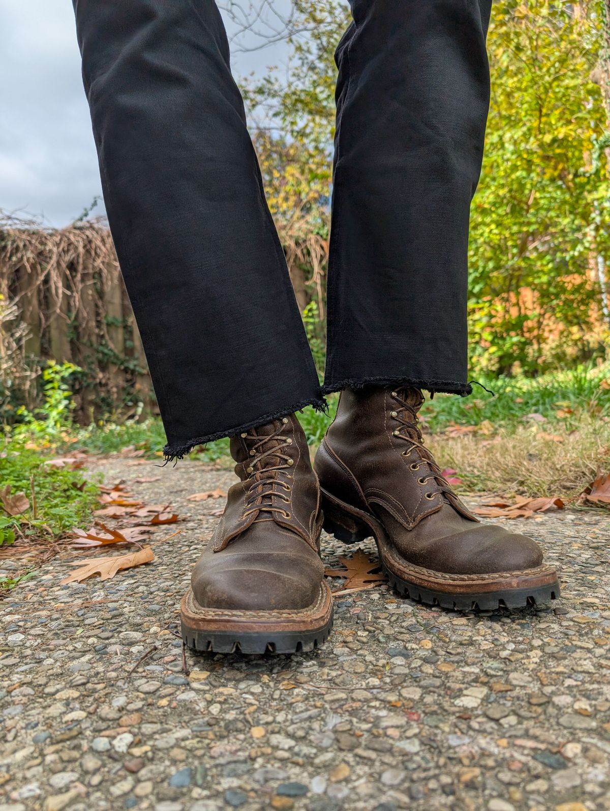 Photo by demo on November 21, 2024 of the White's Bounty Hunter in Horween Olive Waxed Flesh.
