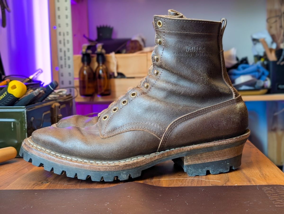 Photo by demo on February 8, 2025 of the White's Bounty Hunter in Horween Olive Waxed Flesh.