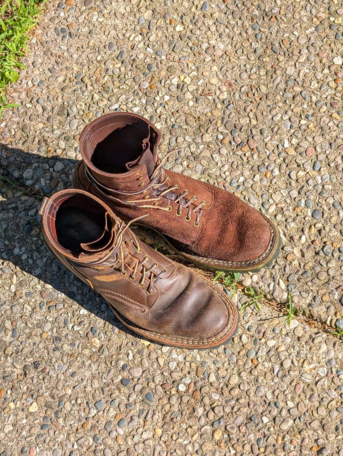 Photo by demo on May 21, 2025 of the White's Bounty Hunter in Horween Olive Waxed Flesh.