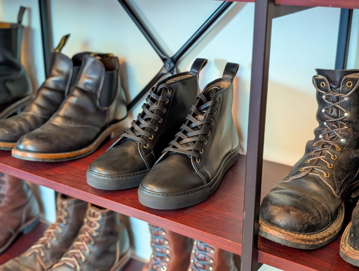 Photo by demo on May 13, 2025 of the Goral SMUGS 2.0 in Horween Black Chromexcel.