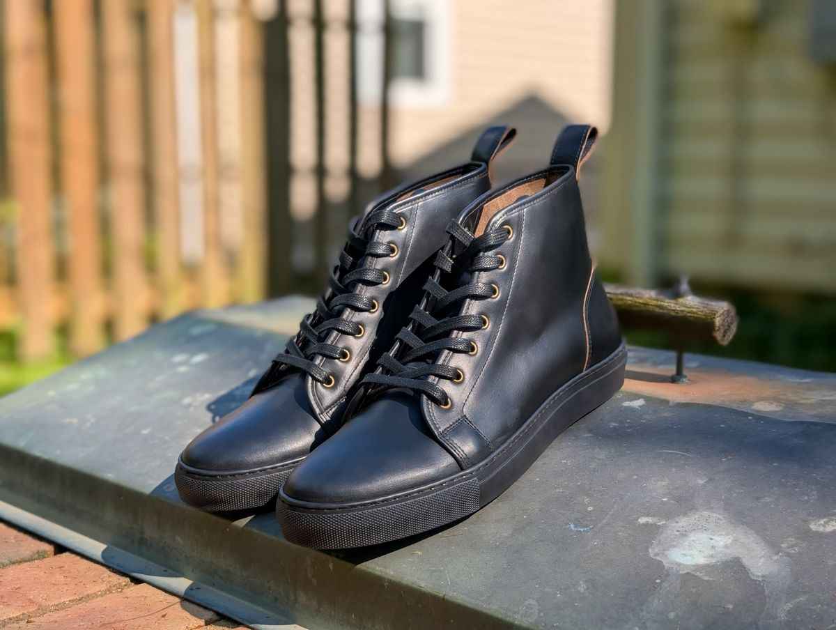 Photo by demo on May 13, 2025 of the Goral SMUGS 2.0 in Horween Black Chromexcel.