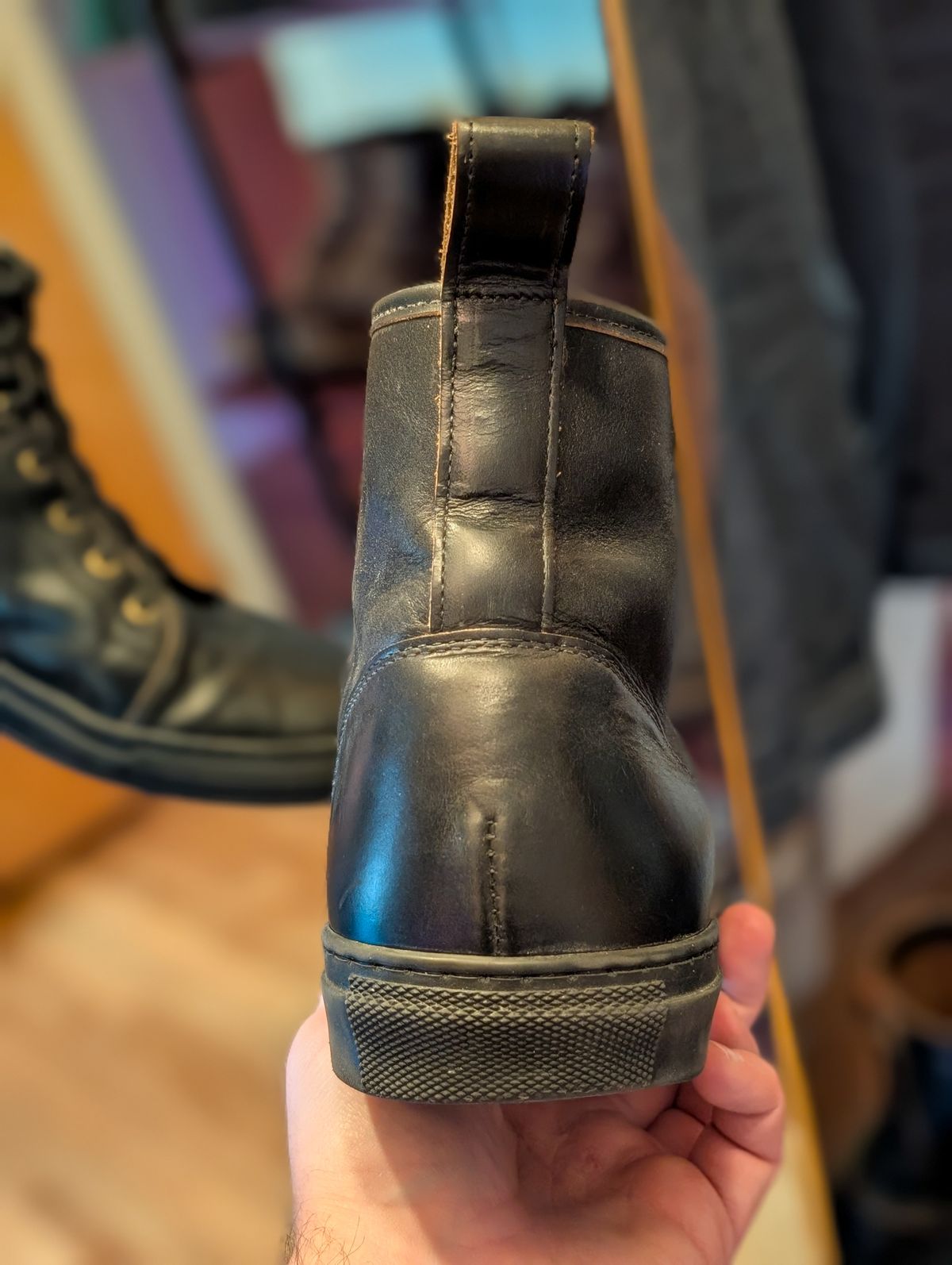Photo by demo on July 3, 2025 of the Goral SMUGS 2.0 in Horween Black Chromexcel.