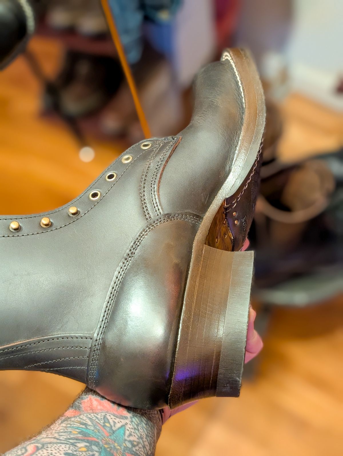 Photo by demo on June 21, 2025 of the Frank's Boots Custom Model in Seidel Mocha Oil Tan.