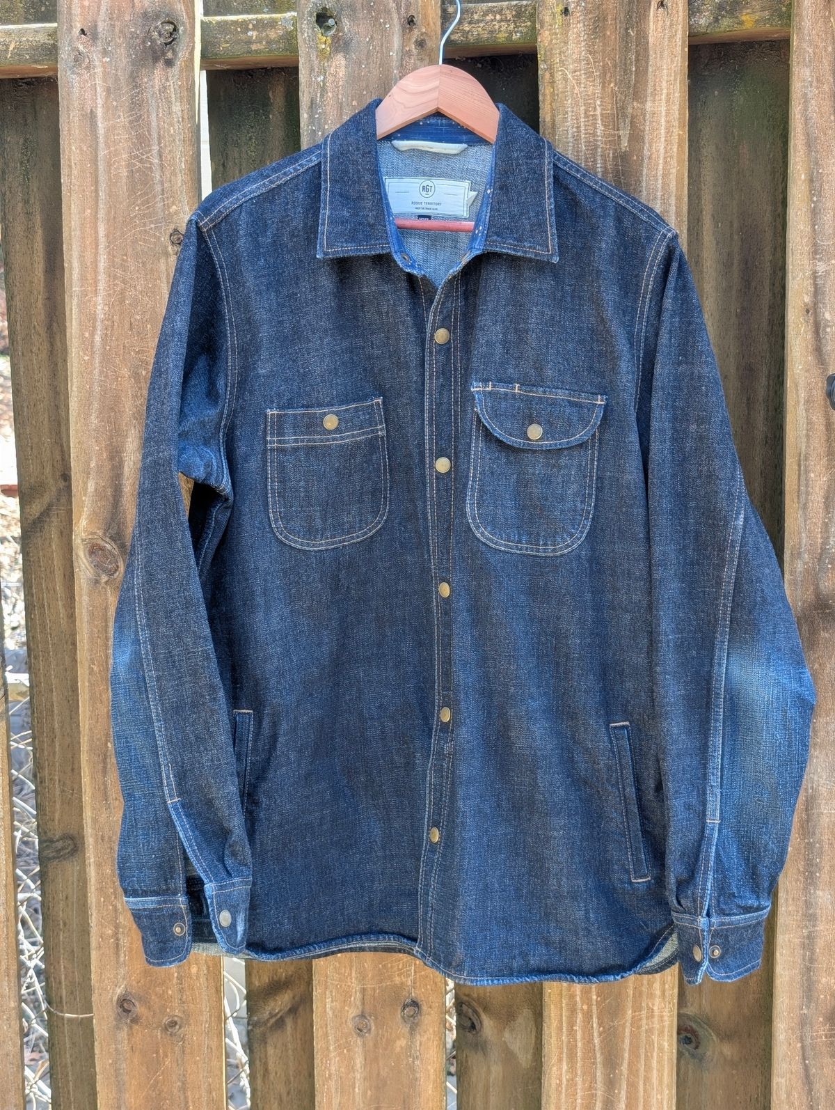Photo by demo on March 1, 2025 of the Rogue Territory Service Shirt in 13.5oz Cryptic Indigo.