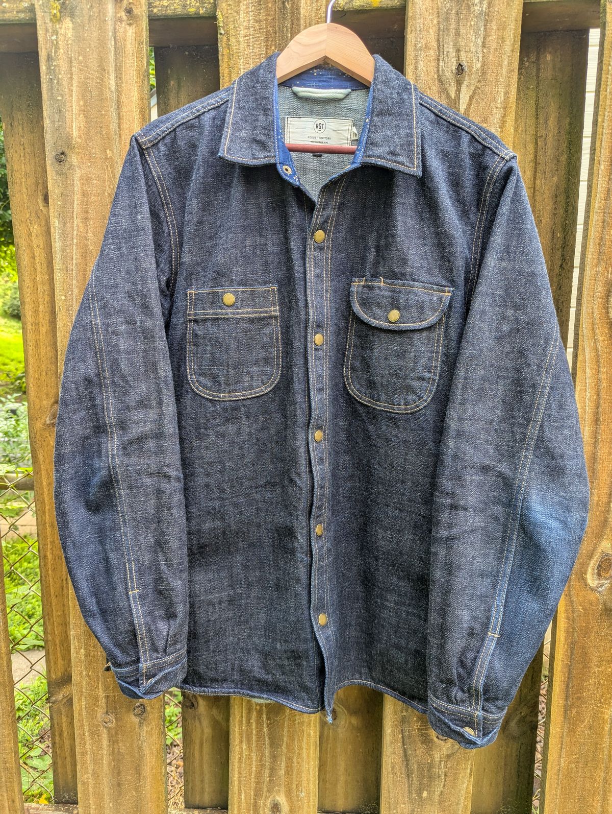Photo by demo on June 28, 2024 of the Rogue Territory Service Shirt in 13.5oz Cryptic Indigo.