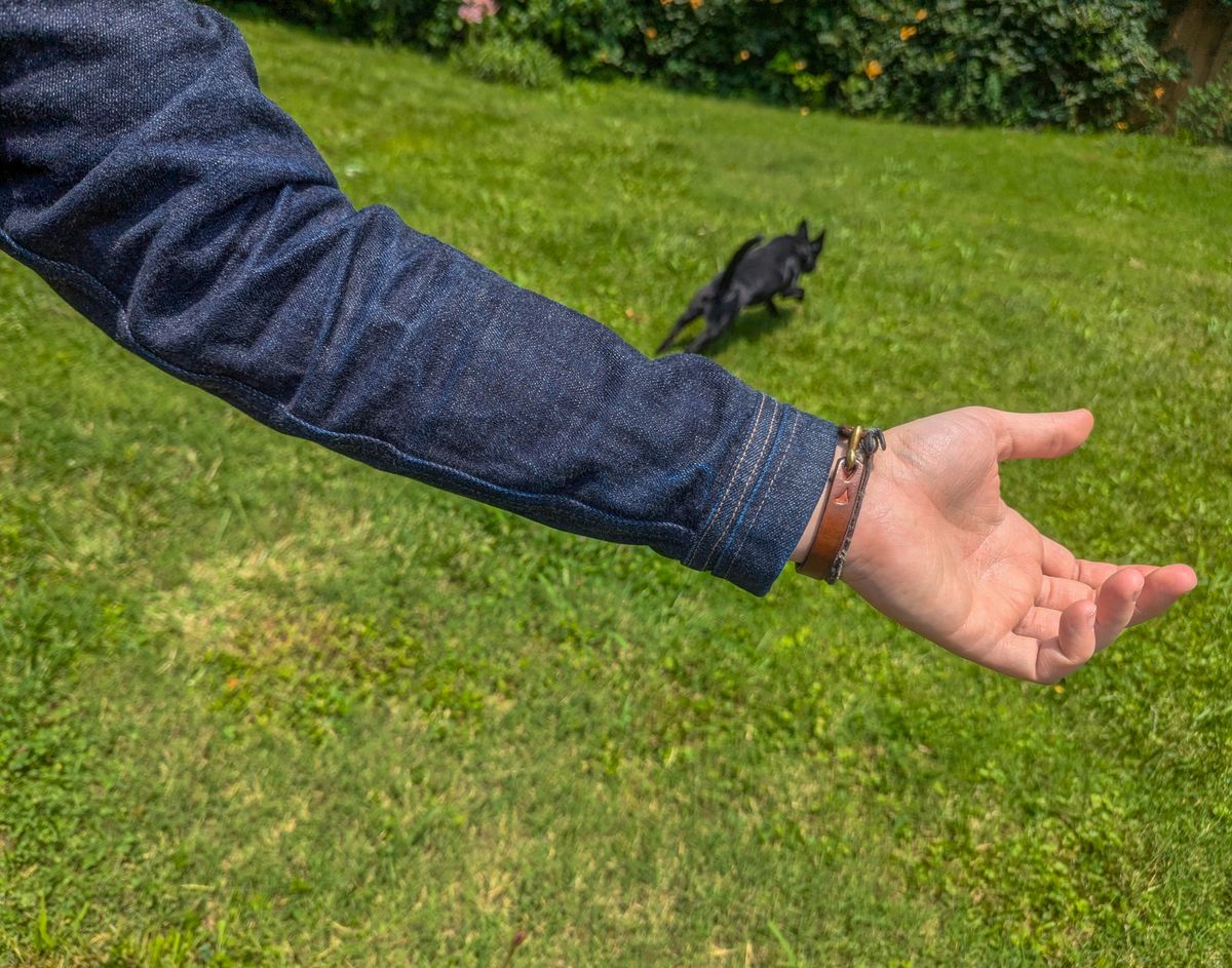 Photo by demo on July 24, 2024 of the Rogue Territory Service Shirt in 13.5oz Cryptic Indigo.