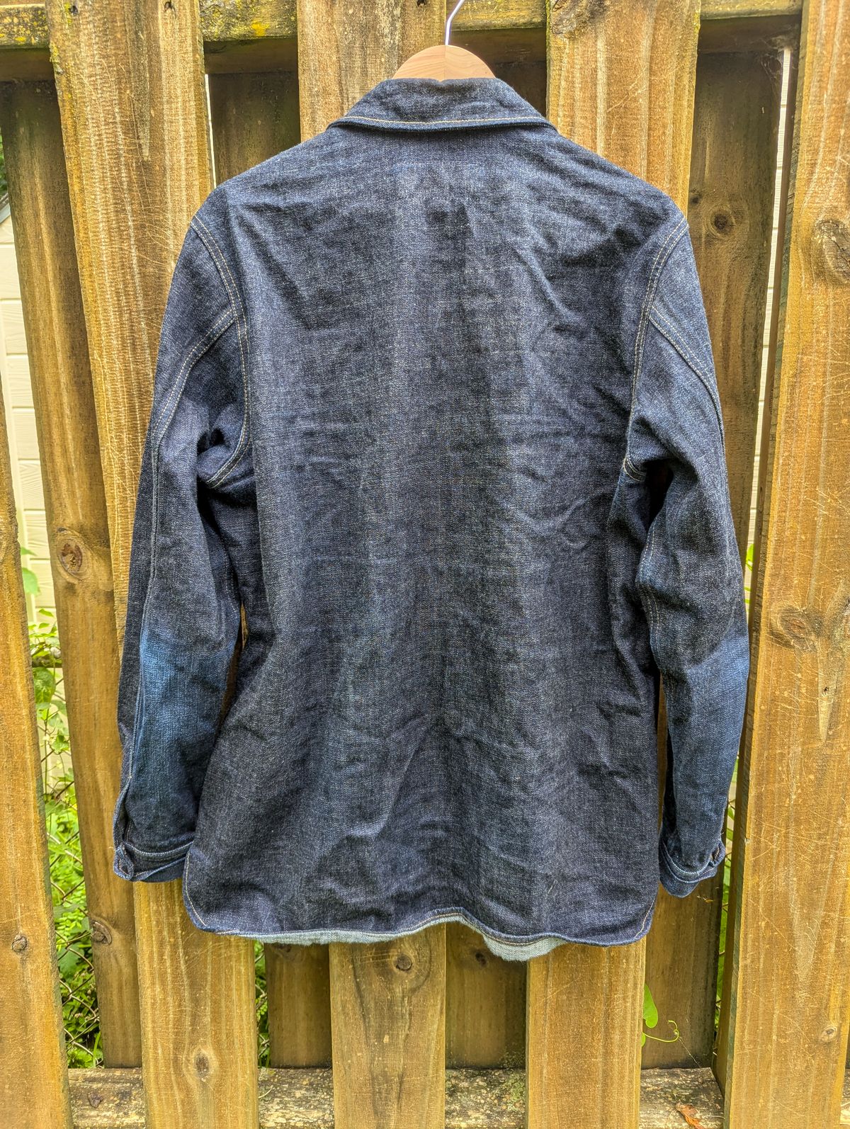 Photo by demo on August 31, 2024 of the Rogue Territory Service Shirt in 13.5oz Cryptic Indigo.