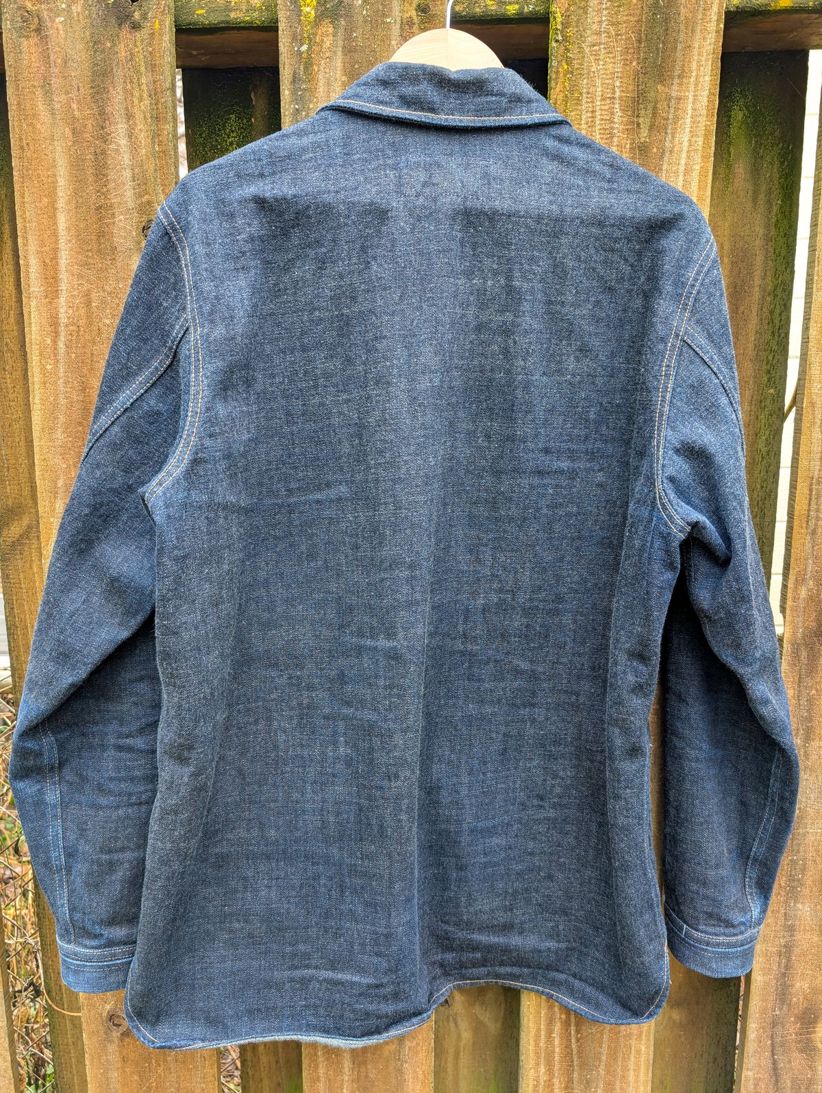 Photo by demo on December 29, 2024 of the Rogue Territory Service Shirt in 13.5oz Cryptic Indigo.