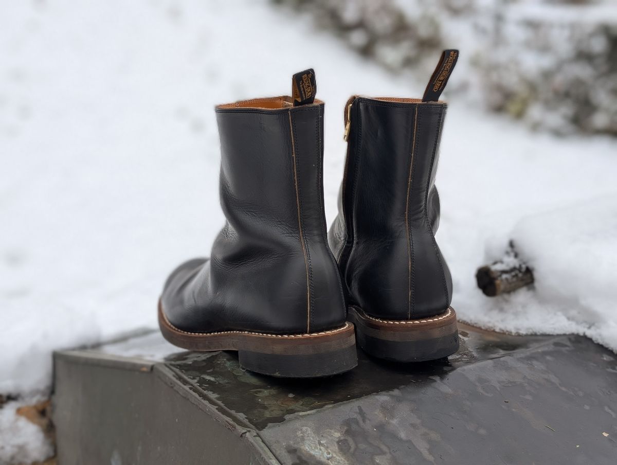 Photo by demo on December 1, 2024 of the Rolling Dub Trio Casper Boot in Horween Black Chromexcel.