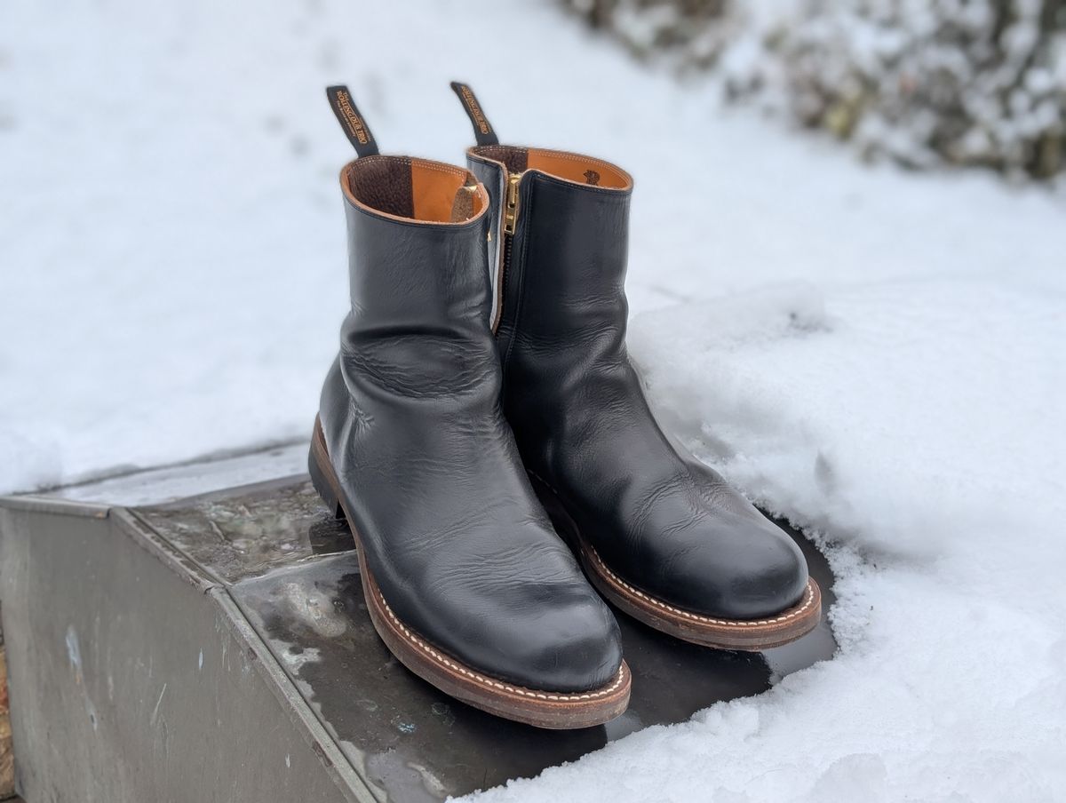 Photo by demo on December 1, 2024 of the Rolling Dub Trio Casper Boot in Horween Black Chromexcel.