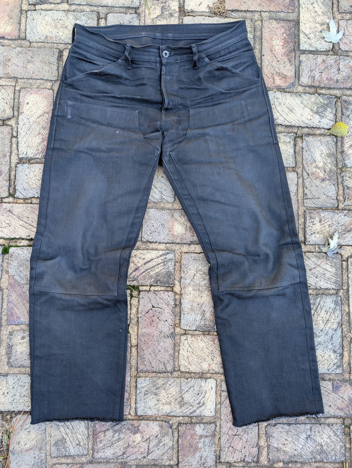 Photo by demo on October 30, 2025 of the Heritage Quality Goods Work Pants in Black Japanese Selvedge.