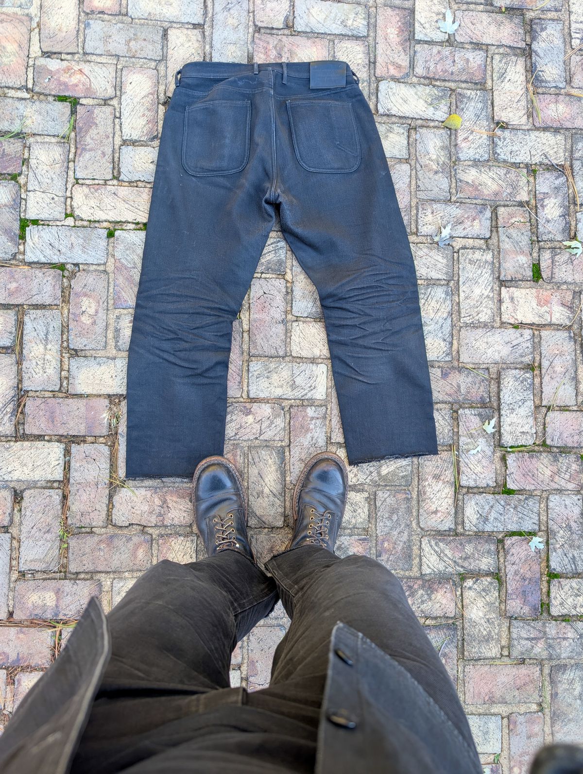 Photo by demo on October 30, 2025 of the Heritage Quality Goods Work Pants in Black Japanese Selvedge.