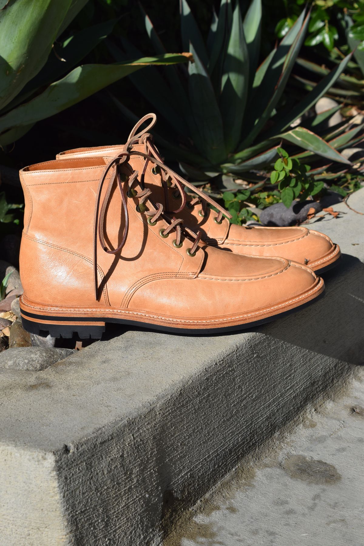 Photo by shaneb613 on October 6, 2022 of the Grant Stone Ottawa Boot in Incas Natural Kangaroo.