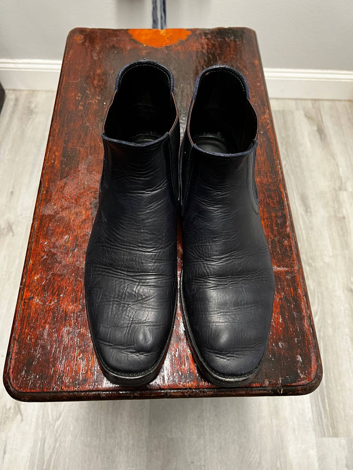 Photo by JonathonC on December 6, 2022 of the Benzein The Seventh Chelsea Boot in Shinki Purple Latigo Horsehide.