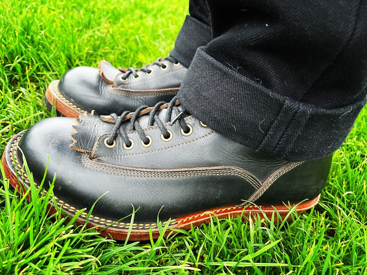 Photo by peterldavey on December 17, 2021 of the Onderhoud LCV01 Lineman Boot in Horween Black Chromexcel.