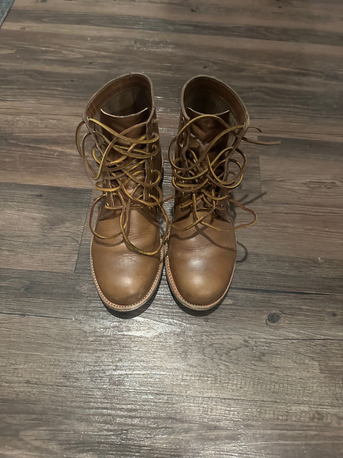 Photo by rus_boot on February 1, 2023 of the Oak Street Bootmakers Trench Boot in Horween Natural Chromexcel.