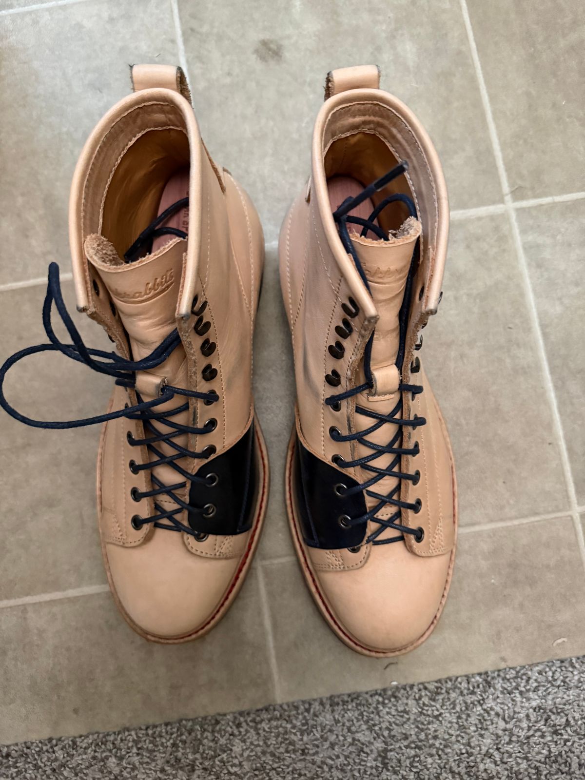 Photo by rus_boot on November 5, 2025 of the Jakkrabbits Monkey Boot in Heritage Natural Vegetable tanned.