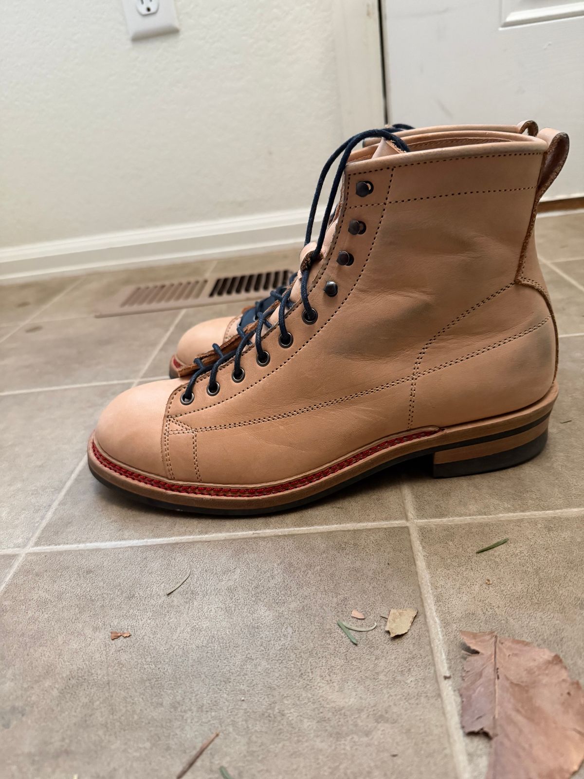 Photo by rus_boot on December 2, 2025 of the Jakkrabbits Monkey Boot in Heritage Natural Vegetable tanned.