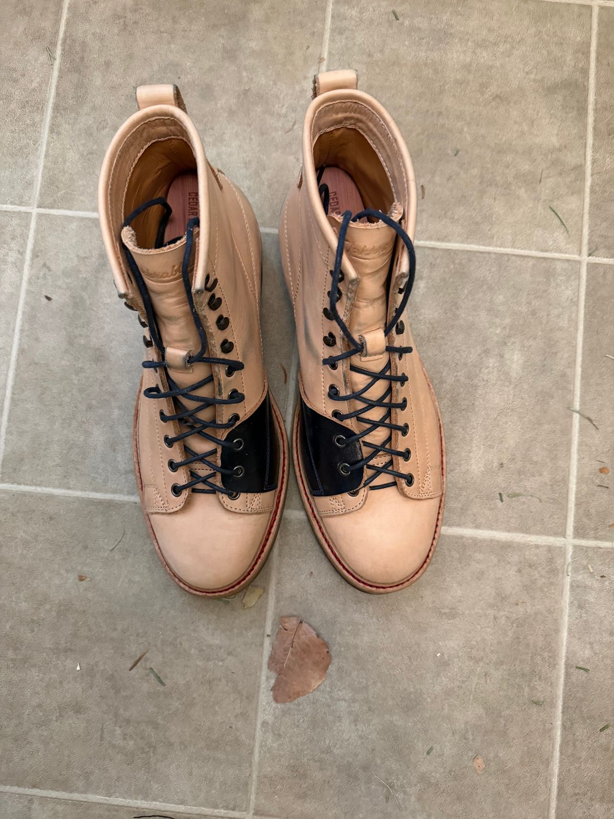 Photo by rus_boot on December 2, 2025 of the Jakkrabbits Monkey Boot in Heritage Natural Vegetable tanned.