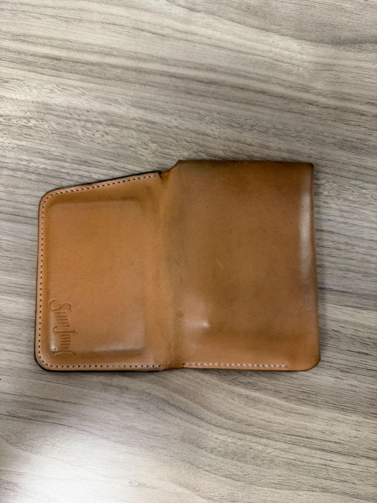 Photo by rus_boot on December 2, 2025 of the Ship John Lil Gibson Wallet in Natural Vegetable Tan.