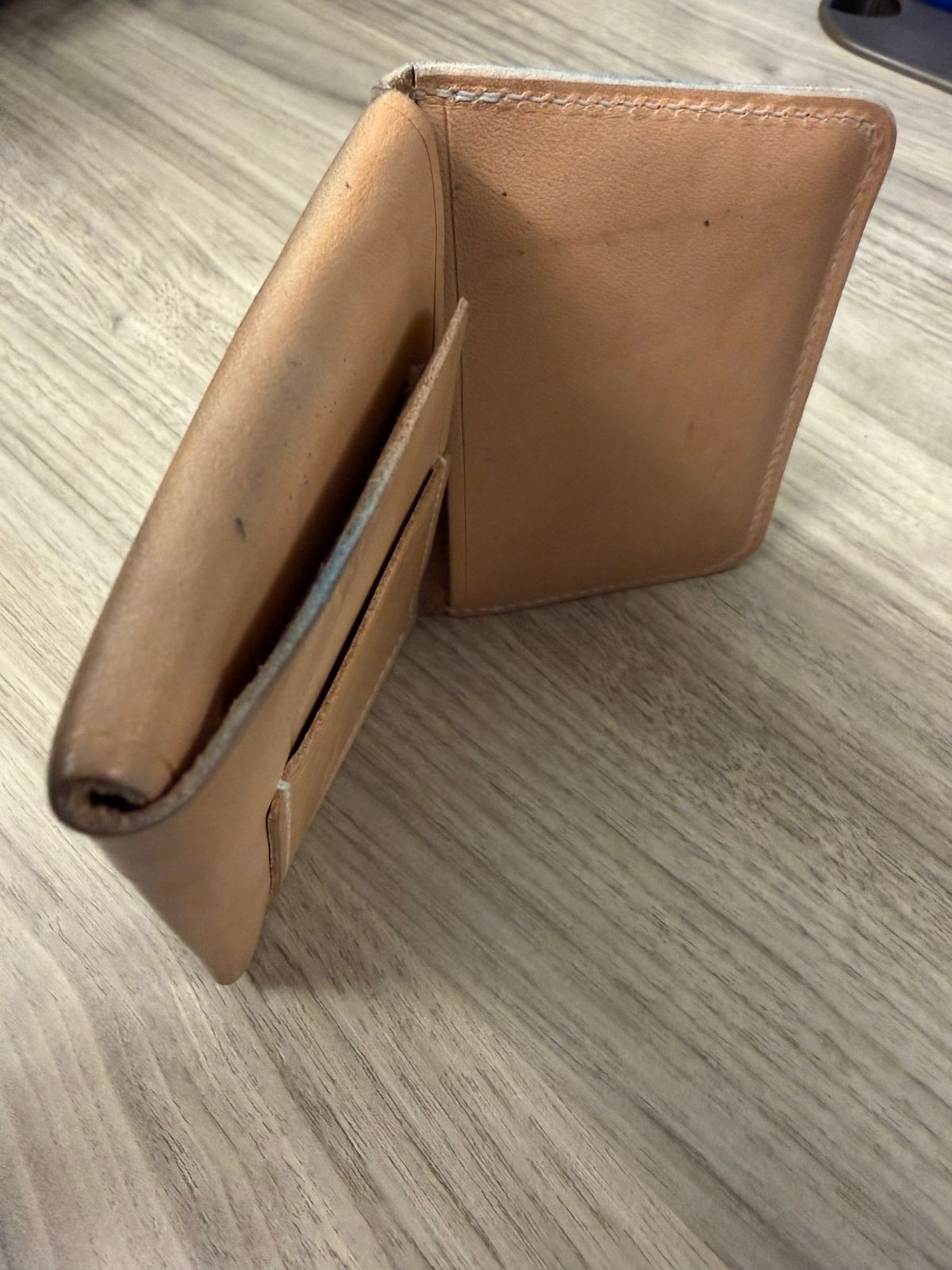 Photo by rus_boot on December 2, 2025 of the Ship John Lil Gibson Wallet in Natural Vegetable Tan.
