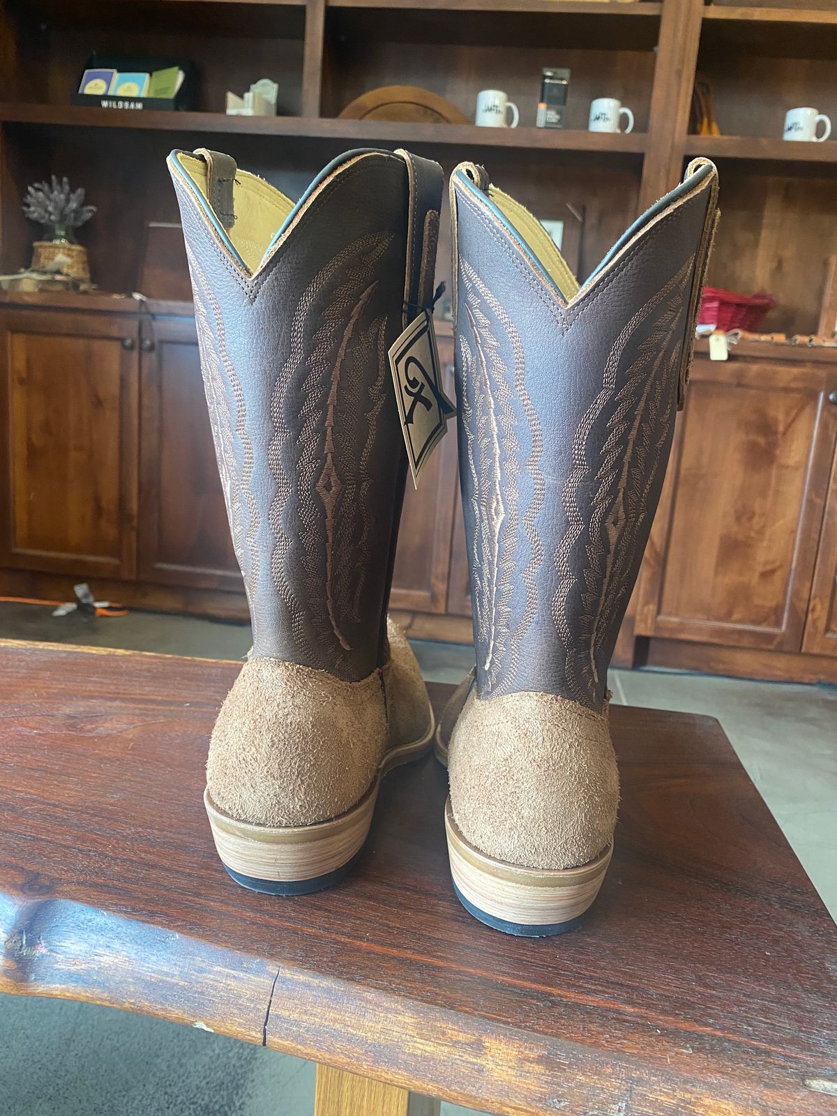 Photo by ChuckNasty on March 6, 2025 of the Fenoglio The Weldon in Brown Roughout Cowhide.