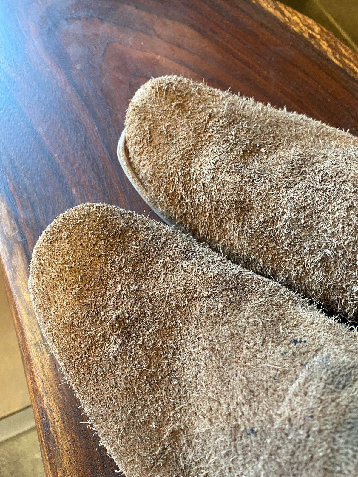 Photo by ChuckNasty on May 20, 2025 of the Fenoglio The Weldon in Brown Roughout Cowhide.