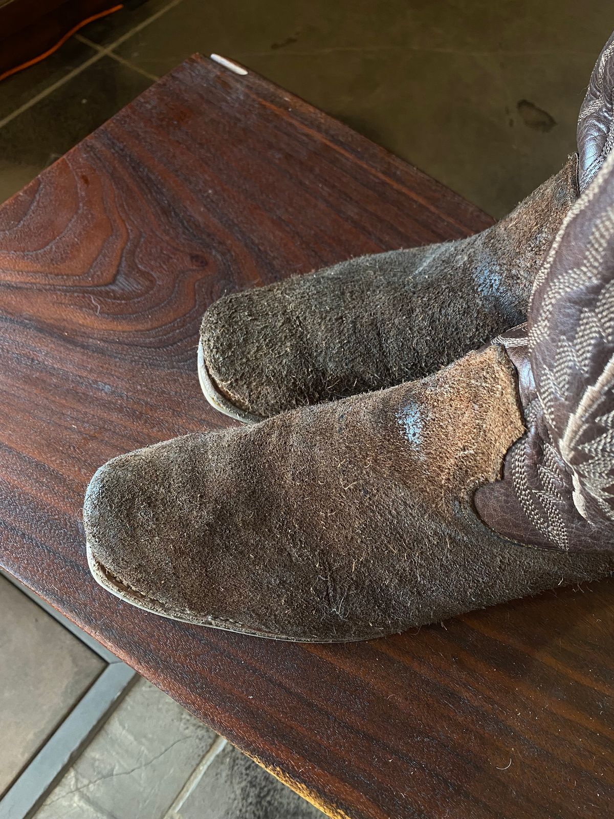 Photo by ChuckNasty on June 21, 2025 of the Fenoglio The Weldon in Brown Roughout Cowhide.