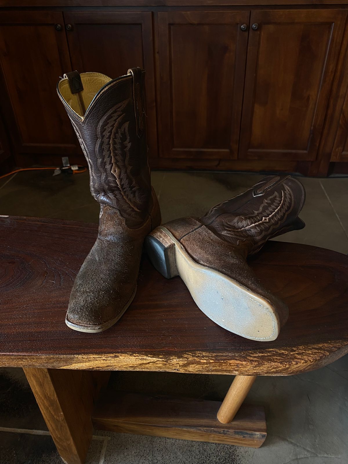 Photo by ChuckNasty on June 21, 2025 of the Fenoglio The Weldon in Brown Roughout Cowhide.