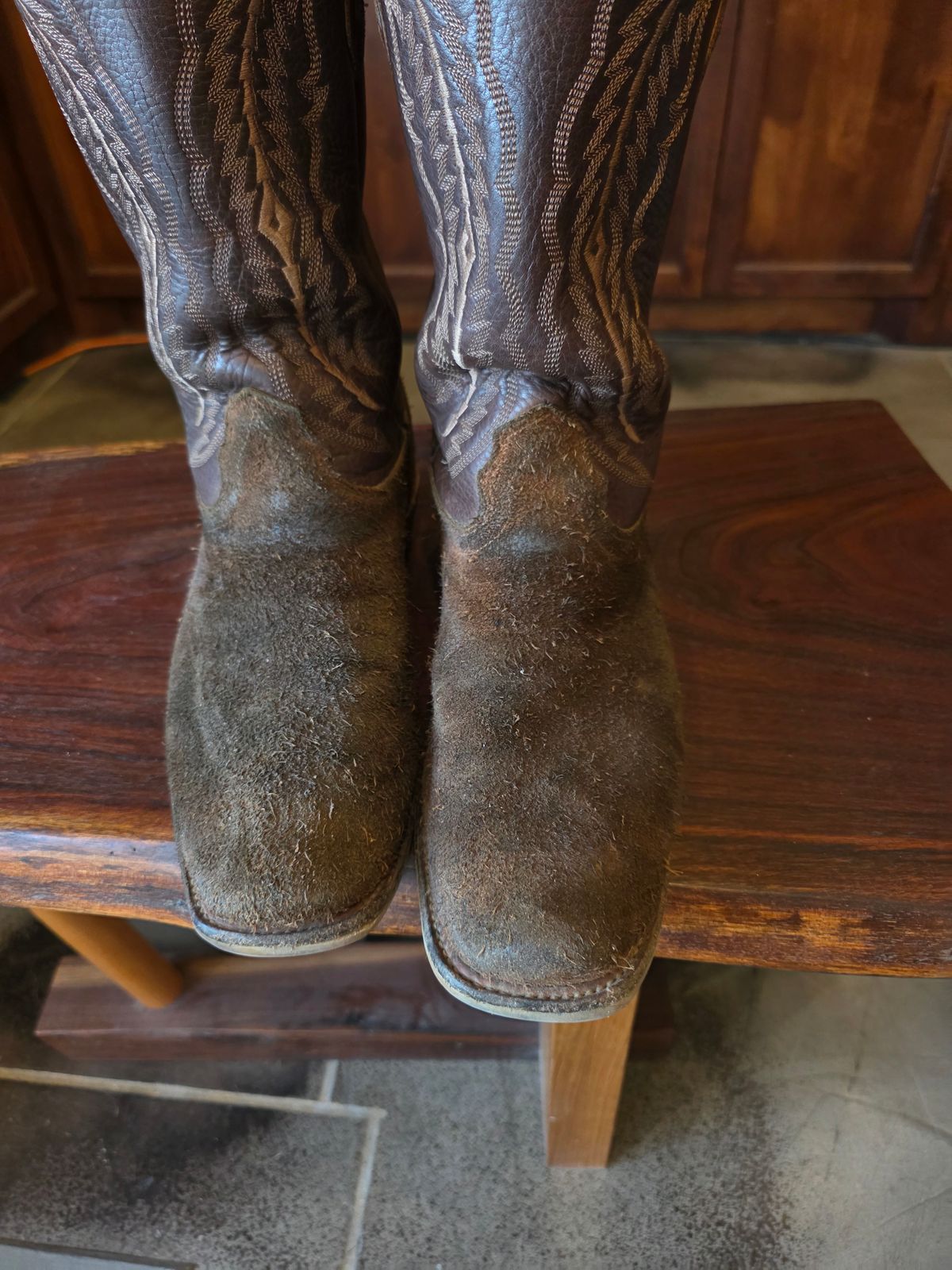 Photo by ChuckNasty on September 16, 2025 of the Fenoglio The Weldon in Brown Roughout Cowhide.