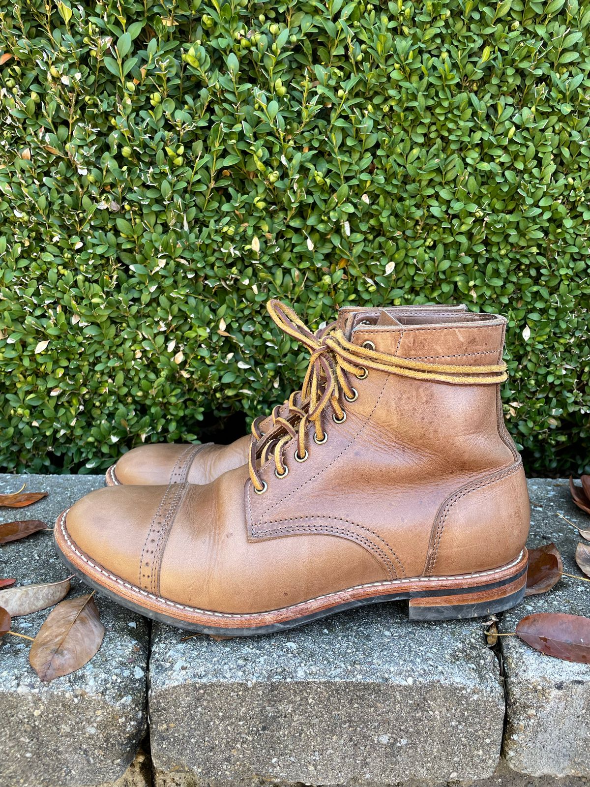 Photo by sirwolf on November 4, 2022 of the Oak Street Bootmakers Trench Boot in Horween Natural Chromexcel.