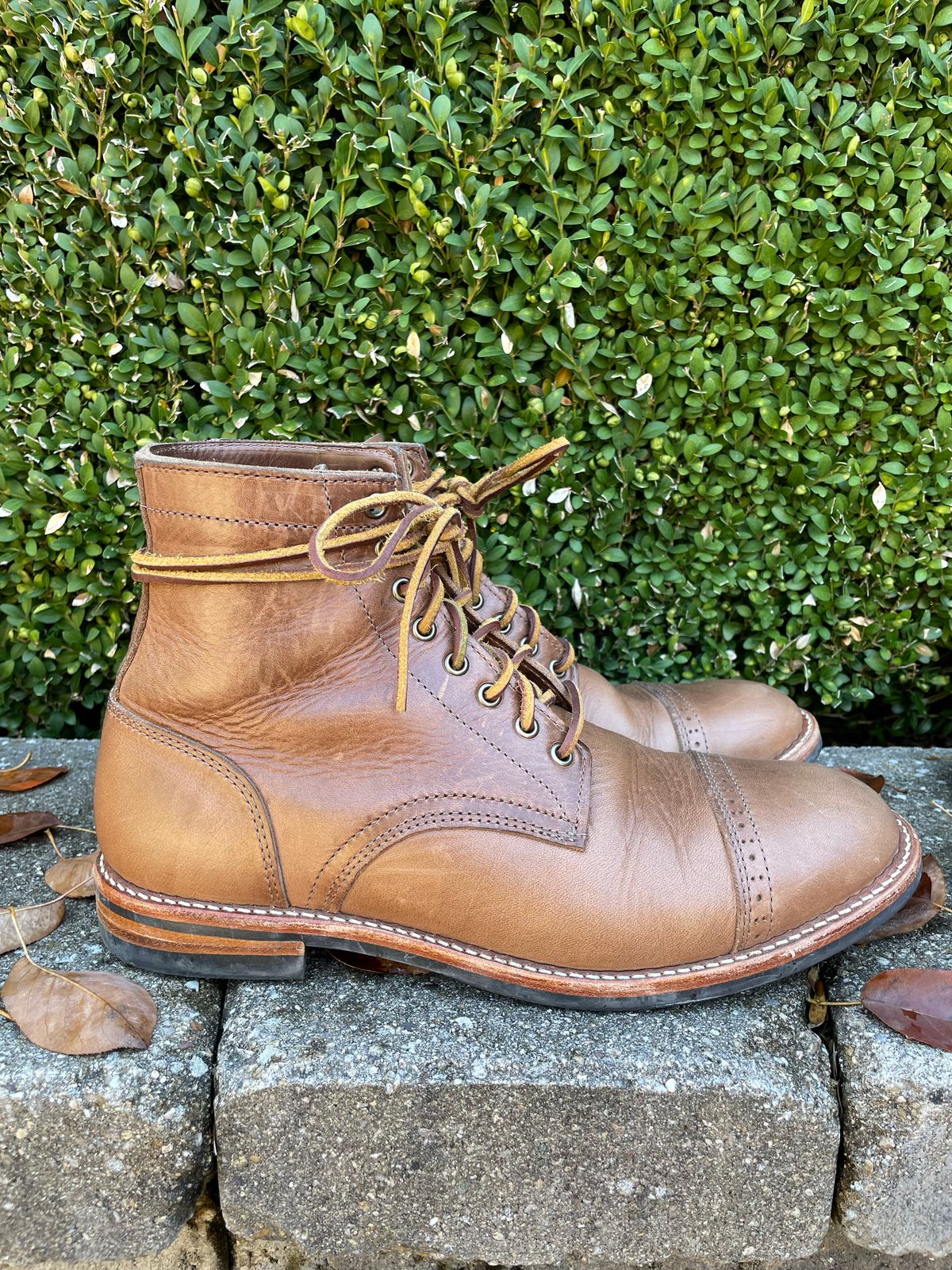 Photo by sirwolf on November 4, 2022 of the Oak Street Bootmakers Trench Boot in Horween Natural Chromexcel.