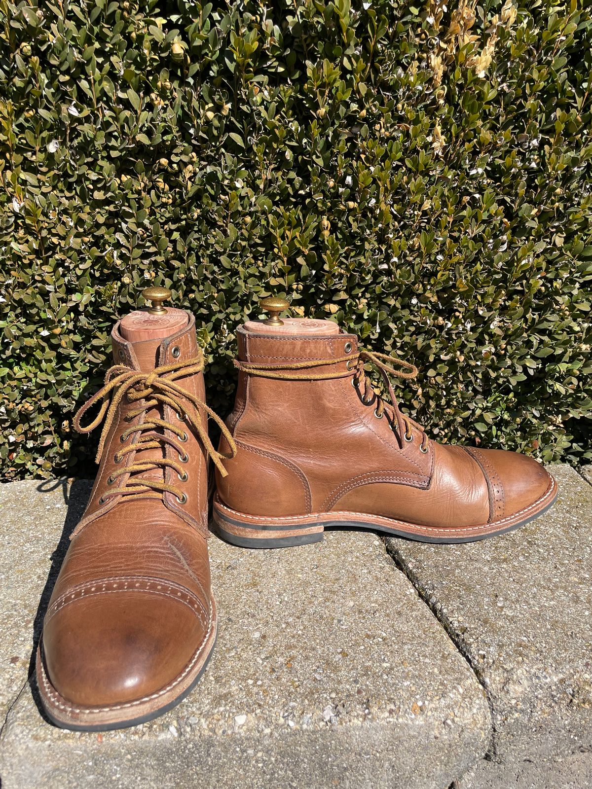 Photo by sirwolf on March 5, 2023 of the Oak Street Bootmakers Trench Boot in Horween Natural Chromexcel.